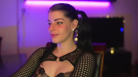 Stella online show from December 2024 04:03:02 AM