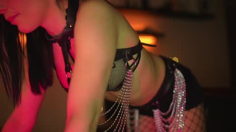 Stella online show from December 2024 05:48:01 AM