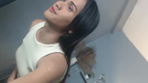Stella Siner online show from May 2026 10:04:02 PM