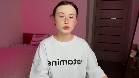 Snapshot of stella_sunny chatting on November 2025 12:46:01 AM stella_sunny online show from November 2025 12:46:01 AM