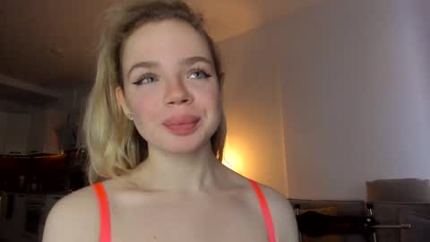 Snapshot of stella_vans chatting on December 2024 09:28:02 AM Asella online show from December 2024 09:28:02 AM