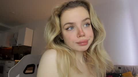 Snapshot of stella_vans chatting on January 2025 09:10:02 AM Asella online show from January 2025 09:10:02 AM