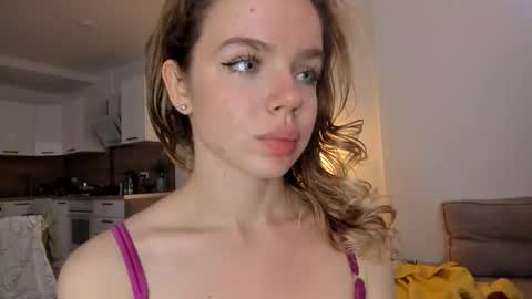 Snapshot of stella_vans chatting on September 2025 08:47:01 AM Asella online show from September 2025 08:47:01 AM