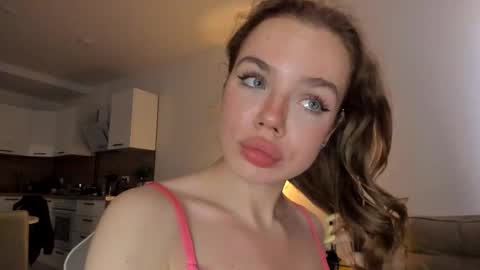 Snapshot of stella_vans chatting on September 2025 07:32:02 AM Asella online show from September 2025 07:32:02 AM
