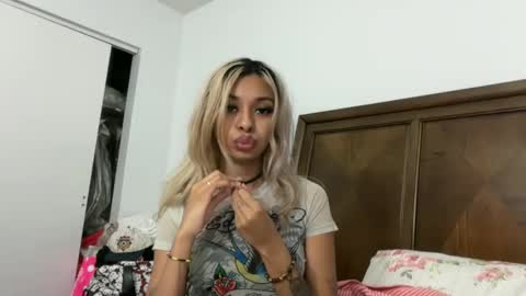 Snapshot of stellaangel chatting on September 2025 01:21:01 AM stellaangel online show from September 2025 01:21:01 AM