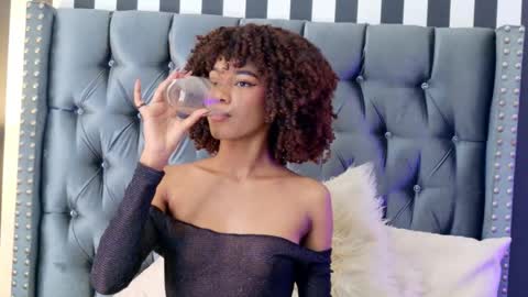 S T E L L A online show from November 2025 10:43:01 PM