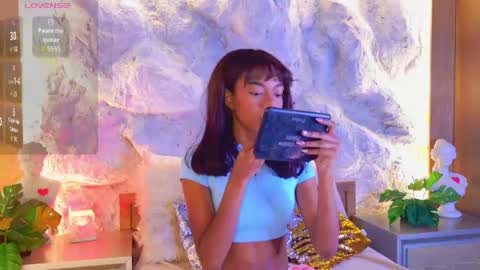Snapshot of stellaciel_ chatting on April 2026 04:26:01 PM S T E L L A online show from April 2026 04:26:01 PM