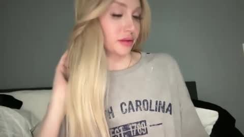 Snapshot of stellacummings chatting on February 2025 06:21:01 AM Stella Bella online show from February 2025 06:21:01 AM