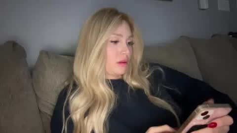 Snapshot of stellacummings chatting on February 2025 10:53:02 AM Stella Bella online show from February 2025 10:53:02 AM