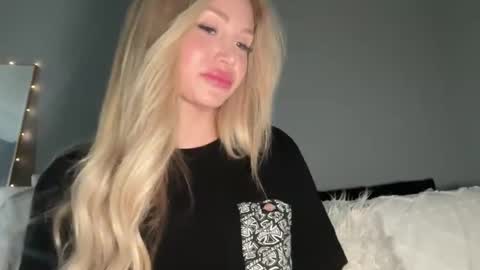 Snapshot of stellacummings chatting on March 2025 12:48:01 AM Stella Bella online show from March 2025 12:48:01 AM