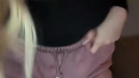 Snapshot of stellacummings chatting on November 2025 12:09:02 AM Stella Bella online show from November 2025 12:09:02 AM