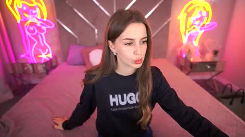 stellahoneywell online show from October 2025 12:30:02 PM