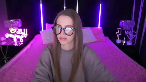 stellahoneywell online show from October 2025 12:50:02 PM