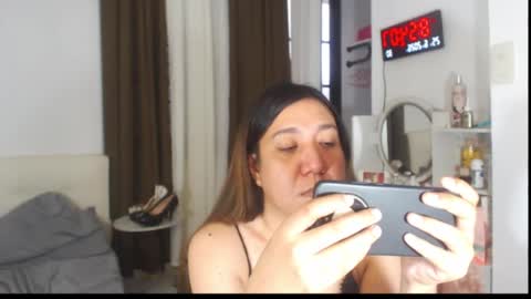 Snapshot of stellahugets chatting on June 2026 12:54:02 AM Stella online show from June 2026 12:54:02 AM