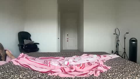 Snapshot of stellapearl chatting on September 2025 03:11:01 PM stellapearl online show from September 2025 03:11:01 PM