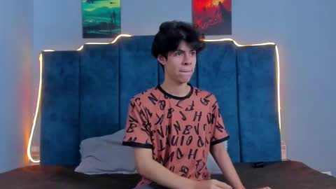 Ethan online show from December 2025 01:17:01 PM