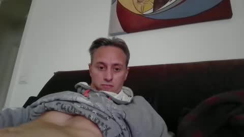 Snapshot of sten015 chatting on November 2025 02:06:01 PM sten015 online show from November 2025 02:06:01 PM