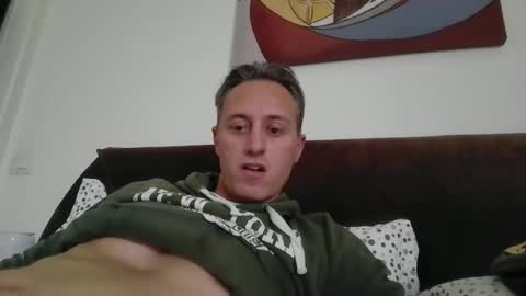 Snapshot of sten015 chatting on November 2025 01:44:02 PM sten015 online show from November 2025 01:44:02 PM