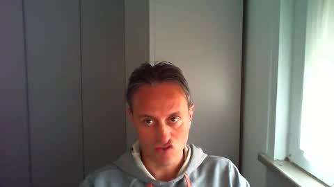 Snapshot of sten015 chatting on May 2026 03:41:01 PM sten015 online show from May 2026 03:41:01 PM