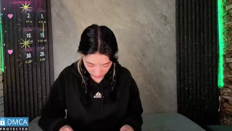 Stepha online show from December 2025 12:09:01 PM