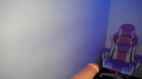 Emma online show from February 2025 07:07:01 PM