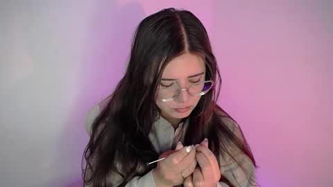 Emma online show from September 2025 01:18:02 AM