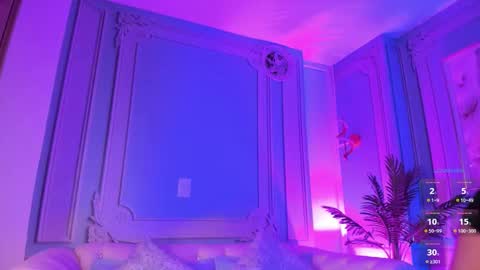         online show from November 2025 02:24:01 AM