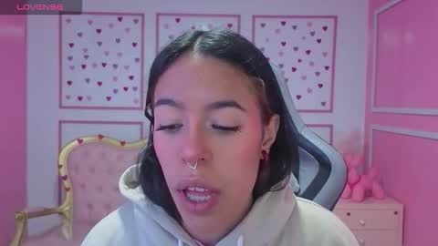 Stephania online show from October 2025 11:29:01 AM