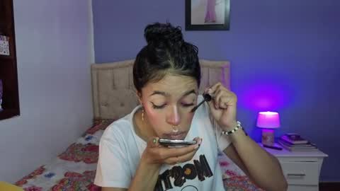 Stephania online show from May 2026 03:17:01 PM