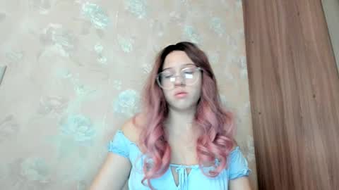 Snapshot of stephanie_hillss chatting on September 2025 07:30:01 AM stephanie_hillss online show from September 2025 07:30:01 AM