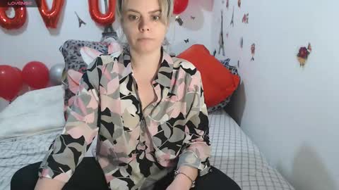 Snapshot of stephaniewild chatting on February 2026 11:32:01 AM Stephanie online show from February 2026 11:32:01 AM