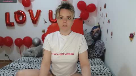 Snapshot of stephaniewild chatting on March 2026 10:10:02 AM Stephanie online show from March 2026 10:10:02 AM