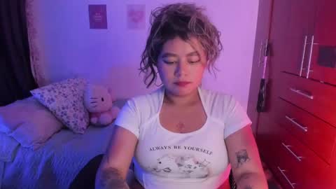 Stephanie  online show from October 2025 12:43:01 AM