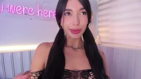 Stephany  online show from November 2025 05:44:01 PM