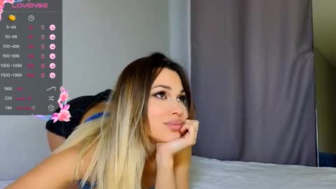 Stephany online show from December 2025 03:27:02 AM