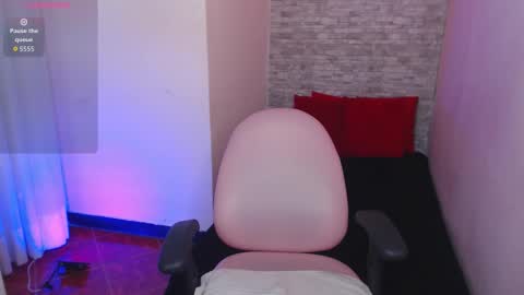 stephany_rodriguez_ online show from October 2025 01:56:01 PM