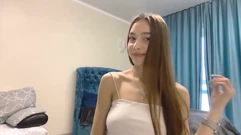 Snapshot of stepheniepettry chatting on October 2025 12:49:02 PM Hello My name is Adele im new model here and little but shy but curious. online show from October 2025 12:49:02 PM