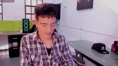 Stevenn online show from February 2025 09:05:02 PM