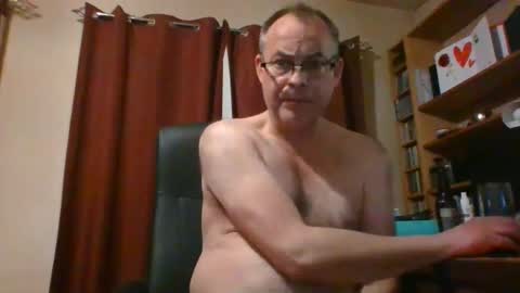 Snapshot of stevejm3740 chatting on March 2025 08:42:02 PM stevejm3740 online show from March 2025 08:42:02 PM