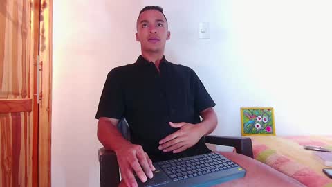 Snapshot of steven_modelo69 chatting on February 2025 10:39:01 PM steven_modelo69 online show from February 2025 10:39:01 PM