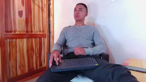 Snapshot of steven_modelo69 chatting on February 2025 05:58:01 AM steven_modelo69 online show from February 2025 05:58:01 AM