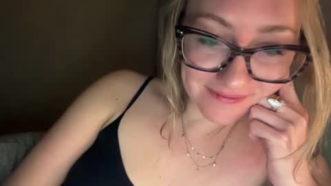 Snapshot of steviegirl4u chatting on February 2025 08:29:01 AM StevieGirl4U online show from February 2025 08:29:01 AM