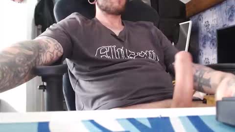 Snapshot of stexgullzz chatting on April 2026 01:08:02 PM stexgullzz online show from April 2026 01:08:02 PM