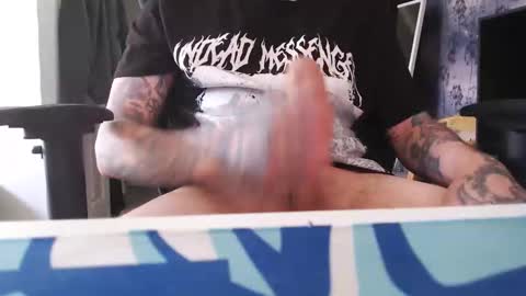 Snapshot of stexgullzz chatting on April 2026 01:05:01 PM stexgullzz online show from April 2026 01:05:01 PM