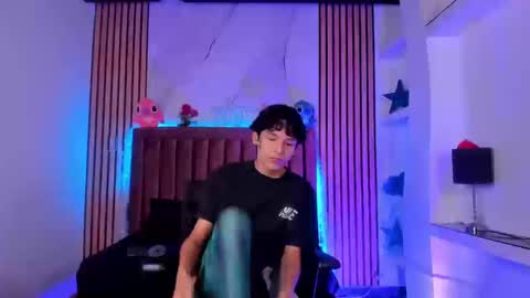 Sthepano  online show from January 2026 10:13:02 PM