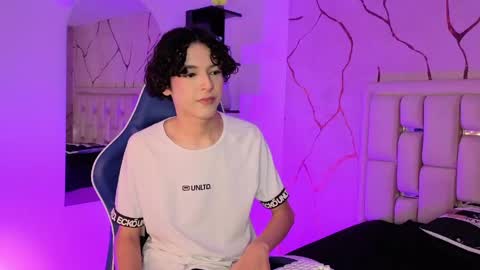 Sthepano  online show from May 2026 04:08:02 AM