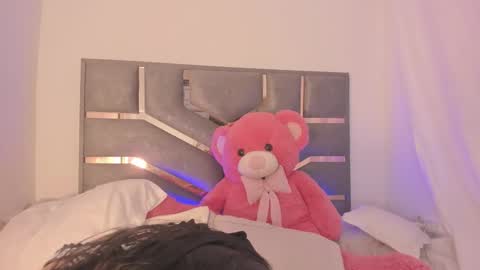 Snapshot of sthepie chatting on October 2025 01:06:01 AM sthepie online show from October 2025 01:06:01 AM