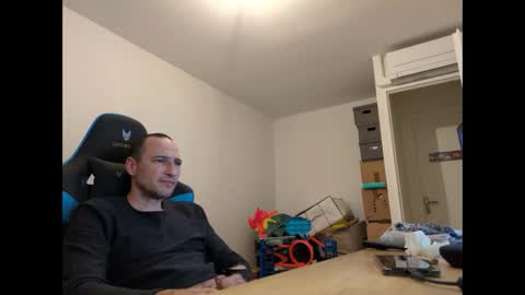 Snapshot of stickolive1 chatting on February 2026 10:41:02 PM stickolive1 online show from February 2026 10:41:02 PM