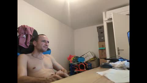 Snapshot of stickolive1 chatting on February 2026 10:41:02 PM stickolive1 online show from February 2026 10:41:02 PM