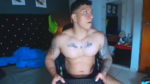 stily online show from November 2025 04:33:01 AM